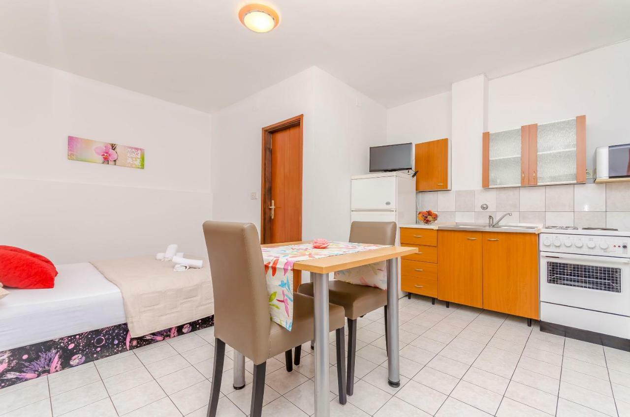 Apartments Tonka Donji Okrug  Kültér fotó